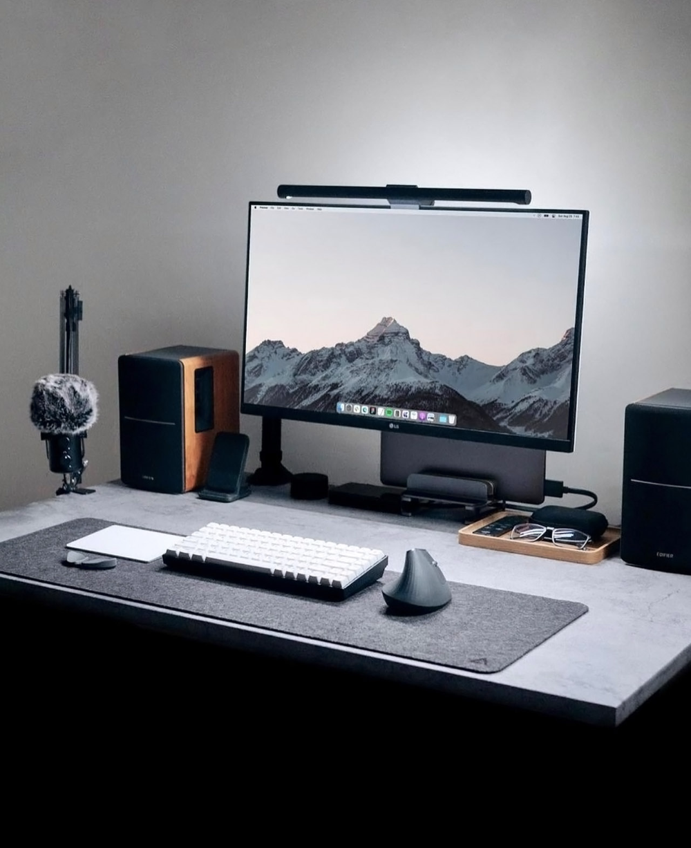 Clean and minimal desk setups to take your home office up a notch + maximize productivity! – Yanko Design